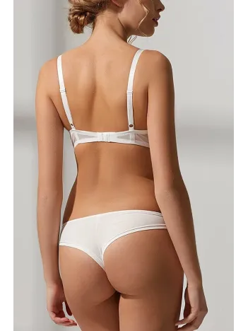 Kadın Beyaz Dantel Dolgulu Sütyen Külot Takımı – Modern, Konforlu Ve Günlük Kombinlere Uygun