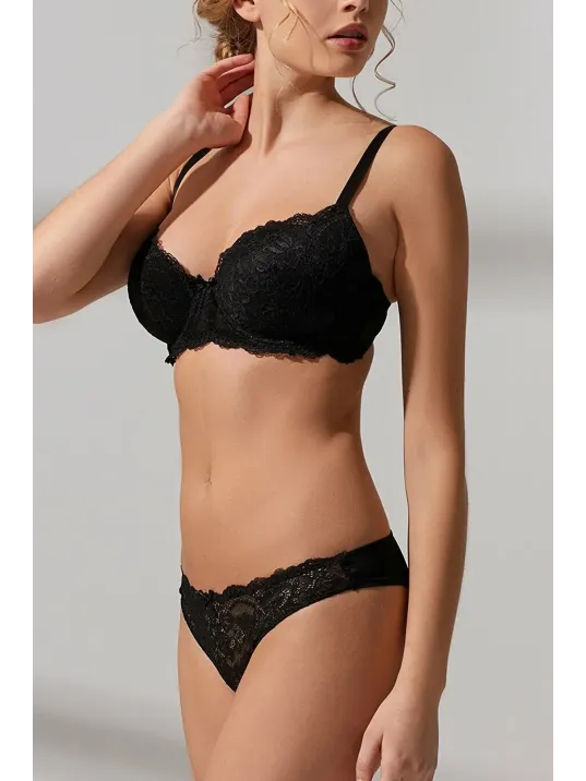 Kadın Siyah Dantel Dolgulu Sütyen Külot Takımı – Modern, Konforlu Ve Günlük Kombinlere Uygun