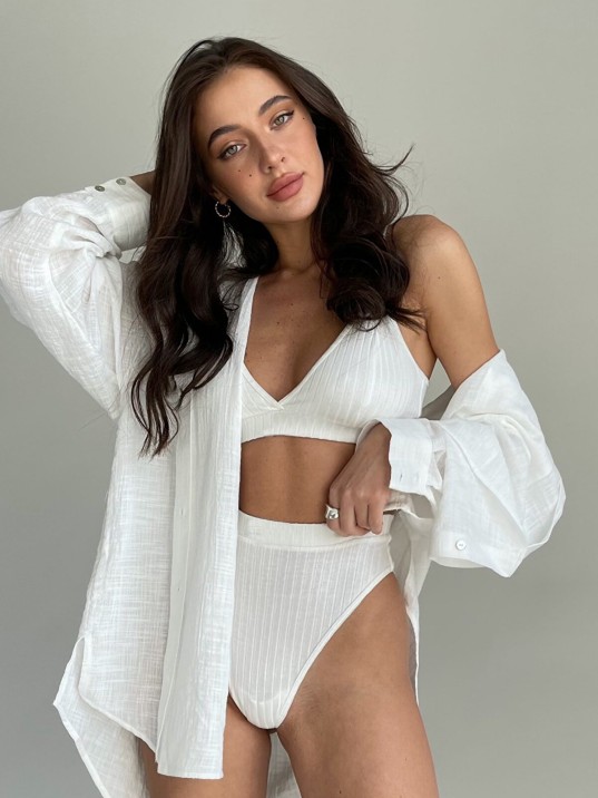 Kadın Beyaz Yüksek Bel Dolgusuz Slip Takım – Modern, Konforlu Ve Günlük Kombinlere Uygun Kadın Beyaz Yüksek Bel Dolgusuz Slip Takım – Modern, Konforlu Ve Günlük Kombinlere Uygun