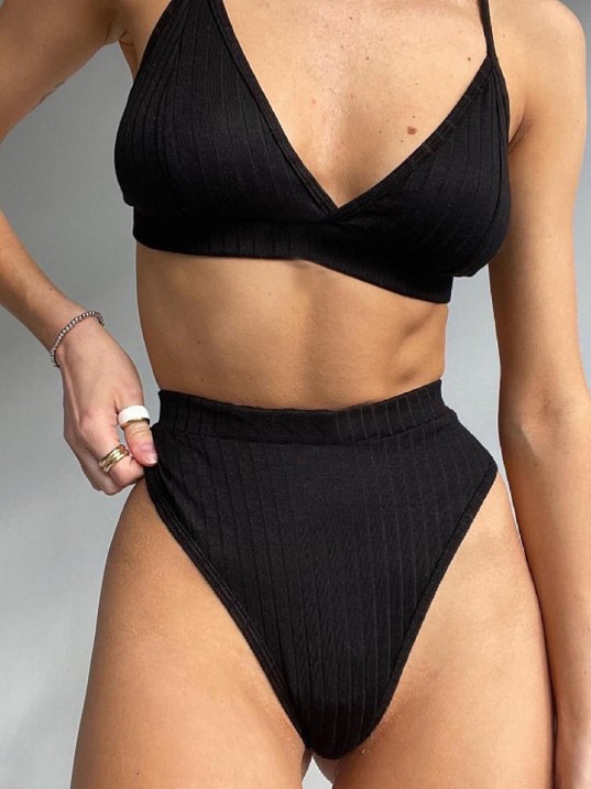 Kadın Siyah Yüksek Bel Dolgusuz Slip Takım – Modern, Konforlu Ve Günlük Kombinlere Uygun Kadın Siyah Yüksek Bel Dolgusuz Slip Takım – Modern, Konforlu Ve Günlük Kombinlere Uygun