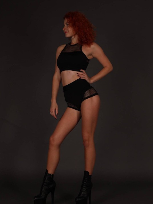 Kadın Siyah Alt Üst Fileli Yüksek Bel Sütyen Takımı – Modern, Konforlu Ve Günlük Kombinlere Uygun