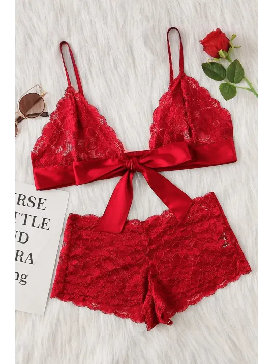 Kadın Kırmızı Dantelli & Kurdelalı Sütyen Külot Takımı – Modern, Konforlu Ve Günlük Kombinlere Uygun Kadın Kırmızı Dantelli & Kurdelalı Sütyen Külot Takımı – Modern, Konforlu Ve Günlük Kombinlere Uygun