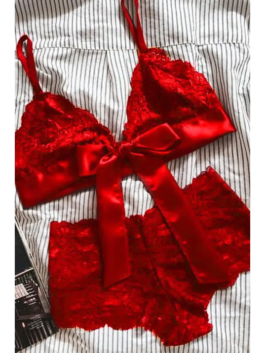 Kadın Kırmızı Dantelli & Kurdelalı Sütyen Külot Takımı – Modern, Konforlu Ve Günlük Kombinlere Uygun