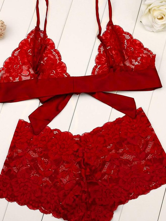 Kadın Kırmızı Dantelli & Kurdelalı Sütyen Külot Takımı – Modern, Konforlu Ve Günlük Kombinlere Uygun Kadın Kırmızı Dantelli & Kurdelalı Sütyen Külot Takımı – Modern, Konforlu Ve Günlük Kombinlere Uygun