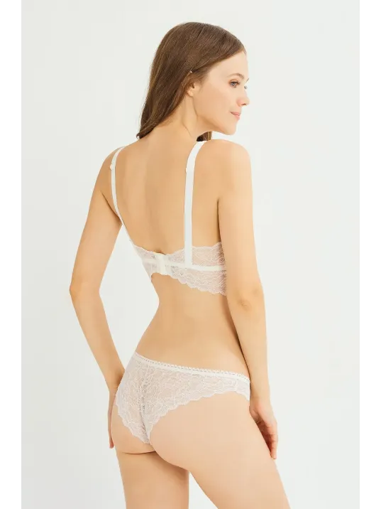 Kadın Beyaz Dantelli Büstiyer Sütyen Külot Takımı – Modern, Konforlu Ve Günlük Kombinlere Uygun
