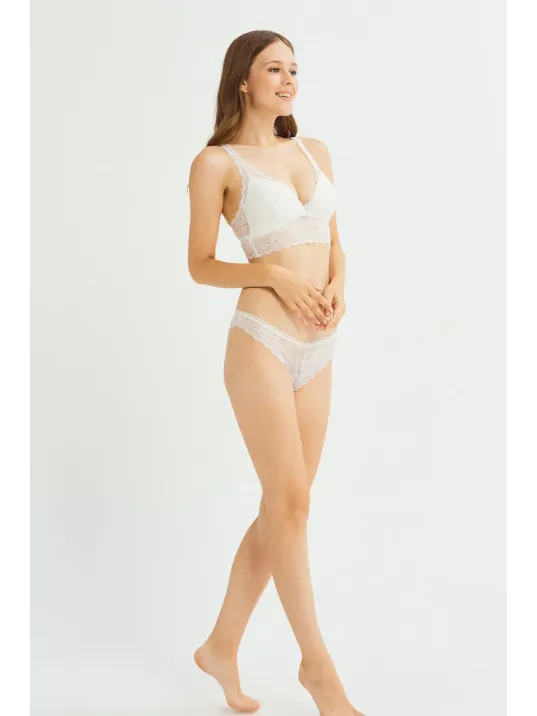 Kadın Beyaz Dantelli Büstiyer Sütyen Külot Takımı – Modern, Konforlu Ve Günlük Kombinlere Uygun