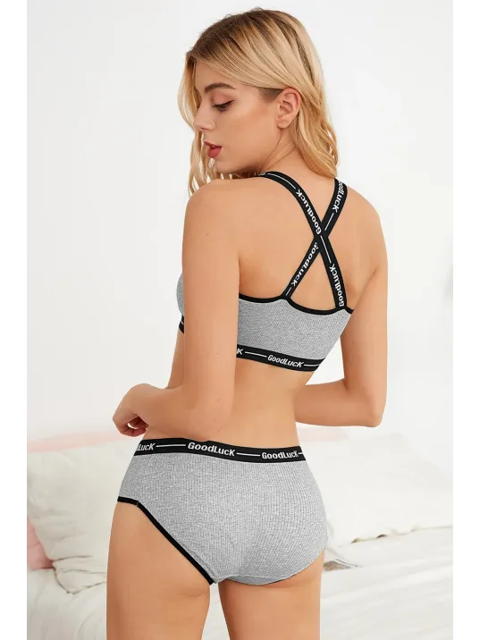 Kadın Gri Çapraz Sırtlı Yazılı Iç Çamaşır Takımı – Modern, Konforlu Ve Günlük Kombinlere Uygun