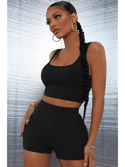 Kadın Siyah Şortlu Crop Top Gecelik Takım – Modern, Konforlu Ve Günlük Kombinlere Uygun