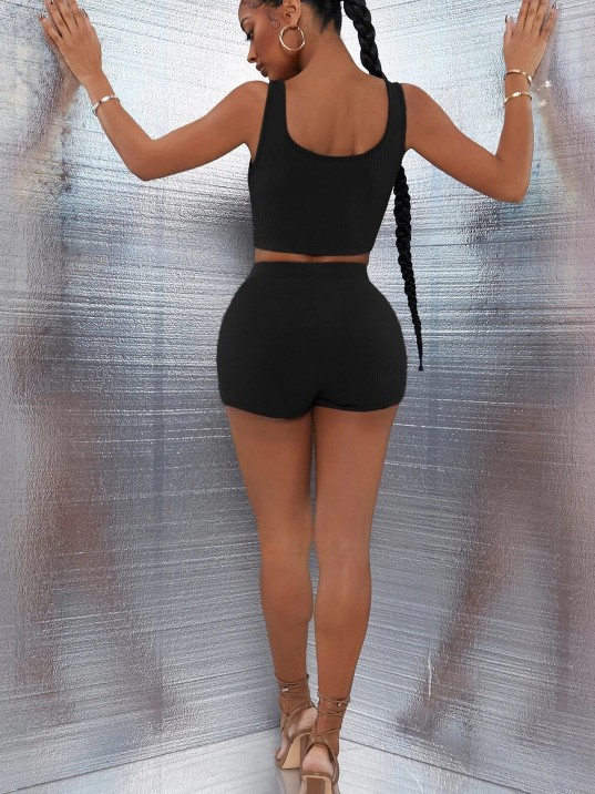 Kadın Siyah Şortlu Crop Top Gecelik Takım – Modern, Konforlu Ve Günlük Kombinlere Uygun