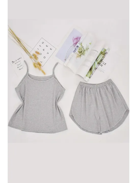 Kadın Gri Şortlu Penye Gecelik Takımı – Modern, Konforlu Ve Günlük Kombinlere Uygun Kadın Gri Şortlu Penye Gecelik Takımı – Modern, Konforlu Ve Günlük Kombinlere Uygun