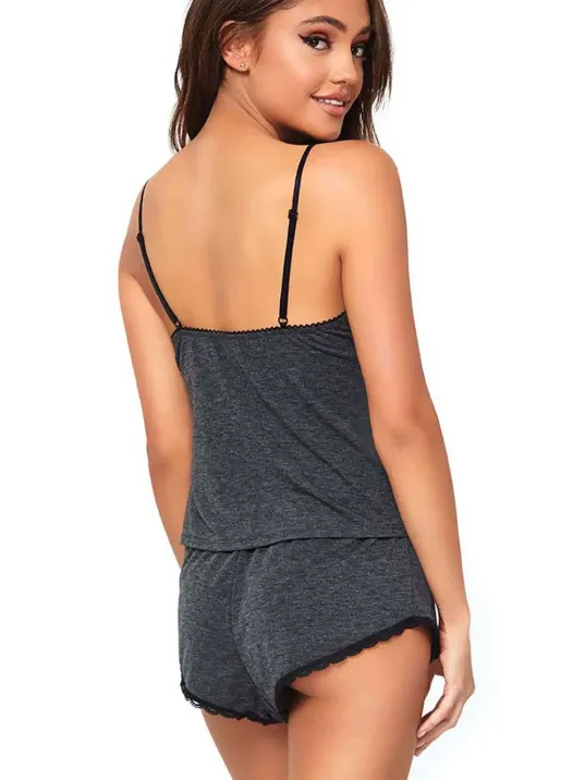 Kadın Gri Dantel Işlemeli Şortlu Gecelik Takımı – Modern, Konforlu Ve Günlük Kombinlere Uygun