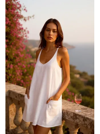 Kadın Beyaz Mini Cepli Tulum Plaj Elbisesi – Şık, Rahat Ve 4 Mevsim Kullanıma Uygun