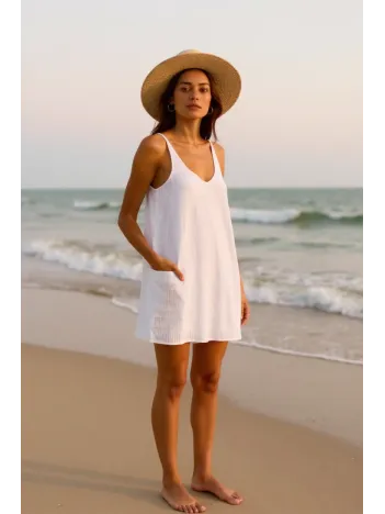 Kadın Beyaz Mini Cepli Tulum Plaj Elbisesi – Şık, Rahat Ve 4 Mevsim Kullanıma Uygun