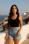 Kadın Siyah Kare Yaka Crop Top Bluz – Şık, Rahat Ve Kolay Kombinlenebilir