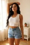 Kadın Beyaz Kare Yaka Crop Top Bluz – Şık, Rahat Ve Kolay Kombinlenebilir