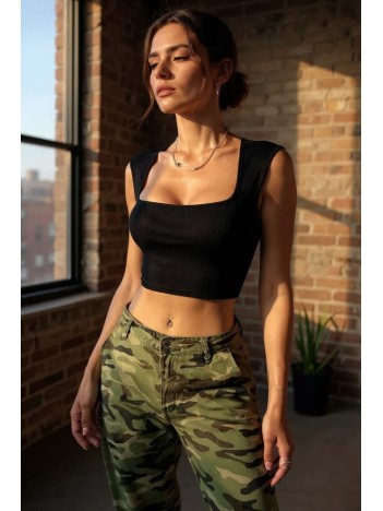 Kadın Siyah Kare Yaka Kalınlaşan Omuz Detaylı Crop Top Bluz Kadın Siyah Kare Yaka Kalınlaşan Omuz Detaylı Crop Top Bluz