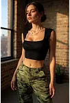 Kadın Siyah Kare Yaka Kalınlaşan Omuz Detaylı Crop Top Bluz