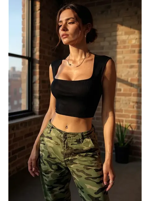 Kadın Siyah Kare Yaka Kalınlaşan Omuz Detaylı Crop Top Bluz