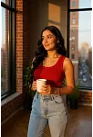 Kadın Kırmızı Kare Yaka Crop Top Bluz – Şık, Rahat Ve Kolay Kombinlenebilir