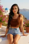 Kadın Kahverengi Kare Yaka Crop Top Bluz – Şık, Rahat Ve Kolay Kombinlenebilir