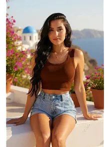 Kadın Kahverengi Kare Yaka Crop Top Bluz – Şık, Rahat Ve Kolay Kombinlenebilir