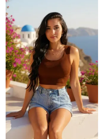 Kadın Kahverengi Kare Yaka Crop Top Bluz – Şık, Rahat Ve Kolay Kombinlenebilir