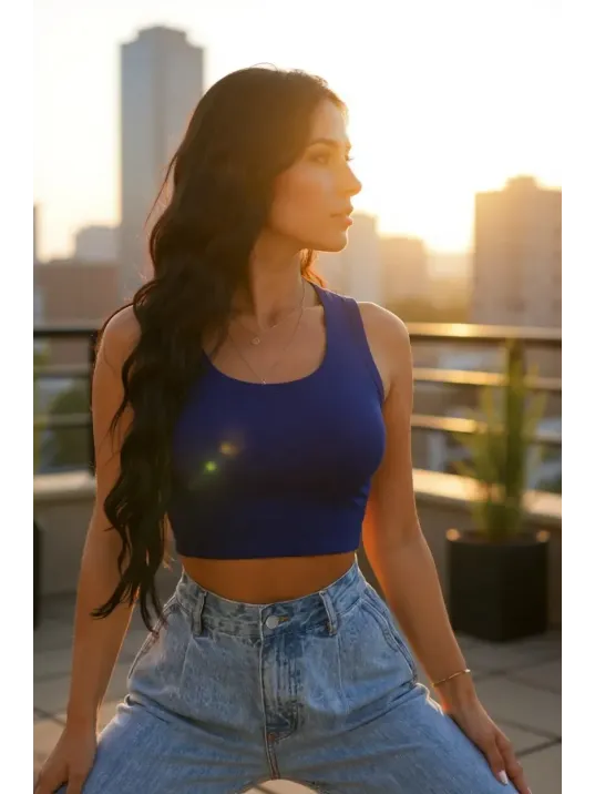 Kadın Lacivert Kare Yaka Crop Top Bluz – Şık, Rahat Ve Kolay Kombinlenebilir