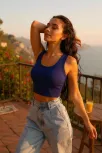 Kadın Lacivert Kare Yaka Crop Top Bluz – Şık, Rahat Ve Kolay Kombinlenebilir