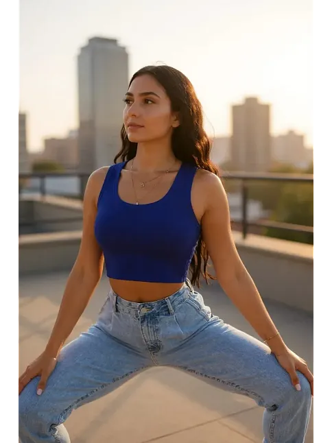 Kadın Lacivert Kare Yaka Crop Top Bluz – Şık, Rahat Ve Kolay Kombinlenebilir