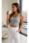 Kadın Gri Kare Yaka Crop Top Bluz – Şık, Rahat Ve Kolay Kombinlenebilir