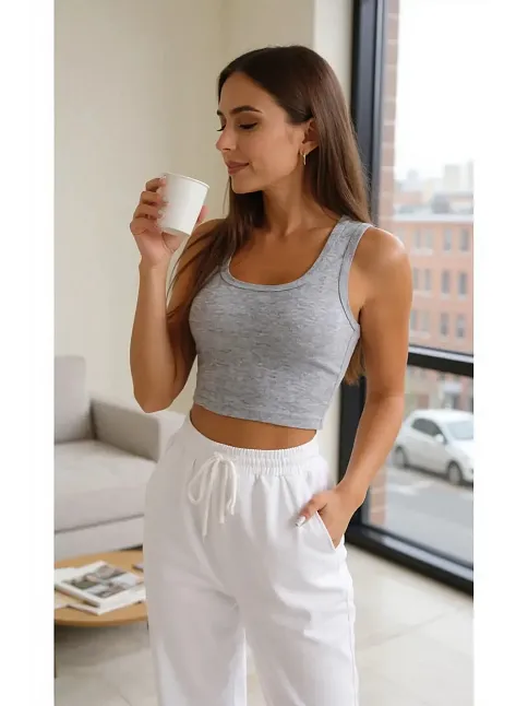 Kadın Gri Kare Yaka Crop Top Bluz – Şık, Rahat Ve Kolay Kombinlenebilir