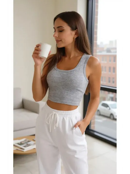 Kadın Gri Kare Yaka Crop Top Bluz – Şık, Rahat Ve Kolay Kombinlenebilir