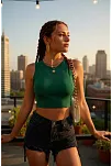 Kadın Yeşil Kare Yaka Crop Top Bluz – Şık, Rahat Ve Kolay Kombinlenebilir