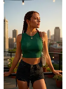 Kadın Yeşil Kare Yaka Crop Top Bluz – Şık, Rahat Ve Kolay Kombinlenebilir