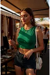Kadın Yeşil Kare Yaka Crop Top Bluz – Şık, Rahat Ve Kolay Kombinlenebilir