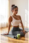 Kadın Beyaz Tek Omuzlu Çapraz Askılı Crop Top Büstiyer
