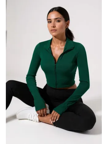 Kadın Yeşil Uzun Kol Fermuarlı Parmak Geçme Detaylı Dik Yaka Crop Top Bluz Kadın Yeşil Uzun Kol Fermuarlı Parmak Geçme Detaylı Dik Yaka Crop Top Bluz