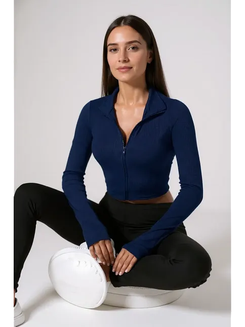 Kadın Lacivert Uzun Kol Fermuarlı Parmak Geçme Detaylı Dik Yaka Crop Top Bluz – Şık, Rahat Ve Kolay Kombinlenebilir