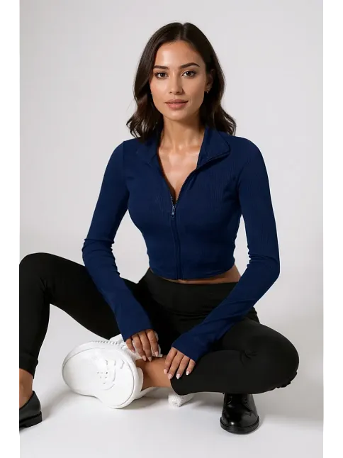 Kadın Lacivert Uzun Kol Fermuarlı Parmak Geçme Detaylı Dik Yaka Crop Top Bluz – Şık, Rahat Ve Kolay Kombinlenebilir