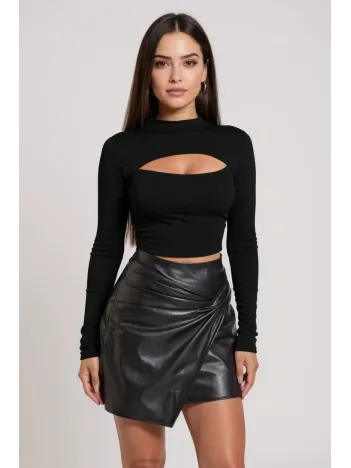 Kadın Siyah Göğüs Dekolteli Uzun Kollu Cut Out Crop Top Bluz – Şık, Rahat Ve Kolay Kombinlenebilir