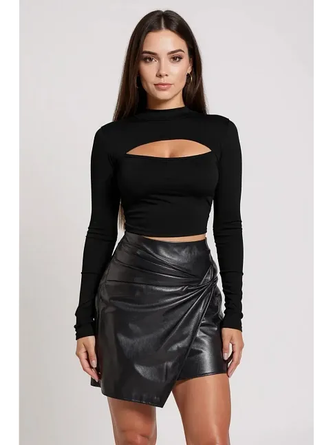 Kadın Siyah Göğüs Dekolteli Uzun Kollu Cut Out Crop Top Bluz – Şık, Rahat Ve Kolay Kombinlenebilir