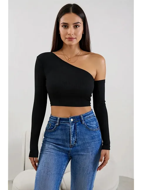 Kadın Siyah Tek Omuz Detaylı Uzun Kol Crop Top Bluz – Şık, Rahat Ve Kolay Kombinlenebilir