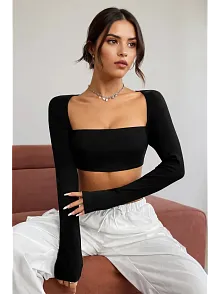 Kadın Siyah Uzun Kol Göğüs Ve Sırt Dekolteli Crop Top Bluz – Şık, Rahat Ve Kolay Kombinlenebilir