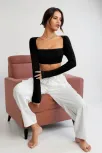 Kadın Siyah Uzun Kol Göğüs Ve Sırt Dekolteli Crop Top Bluz – Şık, Rahat Ve Kolay Kombinlenebilir