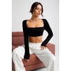 Kadın Siyah Uzun Kol Göğüs ve Sırt Dekolteli Crop Top Bluz – Şık, Rahat ve Kolay Kombinlenebilir