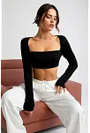 Kadın Siyah Uzun Kol Göğüs Ve Sırt Dekolteli Crop Top Bluz – Şık, Rahat Ve Kolay Kombinlenebilir