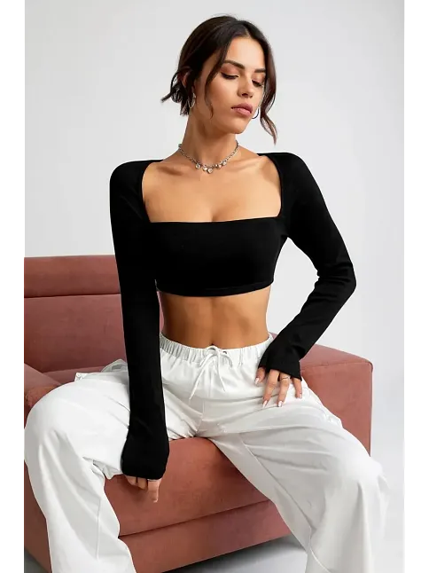 Kadın Siyah Uzun Kol Göğüs Ve Sırt Dekolteli Crop Top Bluz – Şık, Rahat Ve Kolay Kombinlenebilir