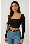 Kadın Siyah Uzun Kol Göğüs Dekolteli Şık Crop Top Bluz – Şık, Rahat Ve Kolay Kombinlenebilir