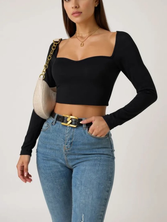 Kadın Siyah Uzun Kol Göğüs Dekolteli Şık Crop Top Bluz – Şık, Rahat Ve Kolay Kombinlenebilir
