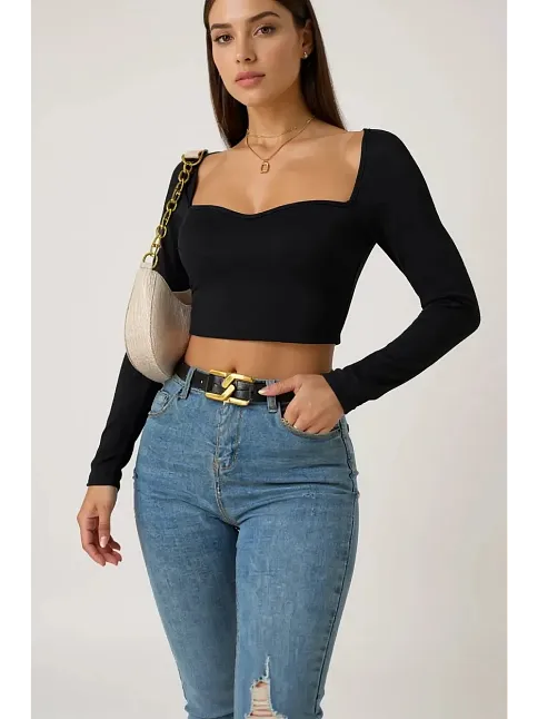 Kadın Siyah Uzun Kol Göğüs Dekolteli Şık Crop Top Bluz – Şık, Rahat Ve Kolay Kombinlenebilir